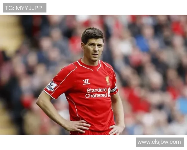 足球三大球星究竟是哪三位带你全面解析他们的辉煌与影响 足球三大球星究竟是哪三位带你全面解析他们的辉煌与影响